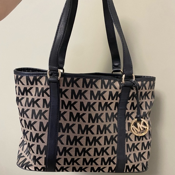 Michael Kors Handbags - Large Michael Kors Tote
